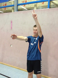 Hinausstellung (2 min)